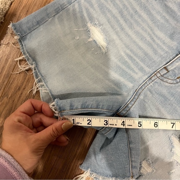 Madewell High-Rise Denim Shorts in Posey Wash - Picture 8 of 12